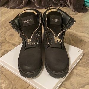 Authentic women’s balmain Taiga ankle boots